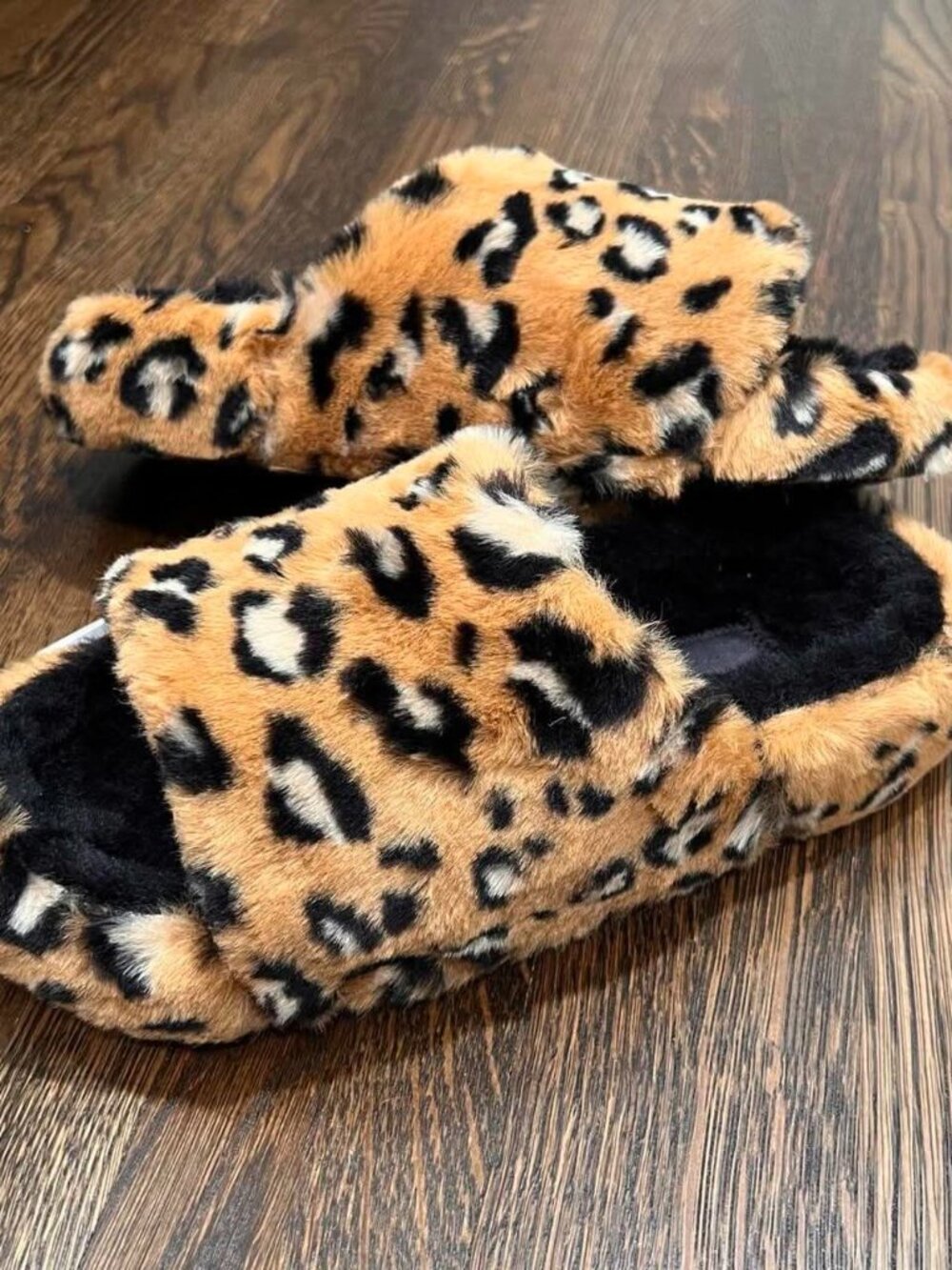 crocs classic leopard print fur slide sandal slipper (size 6W/ 4M) NWT